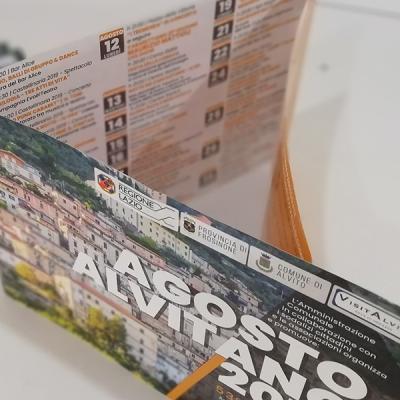 Pieghevole A5 Tre Ante Piega A Portafolio