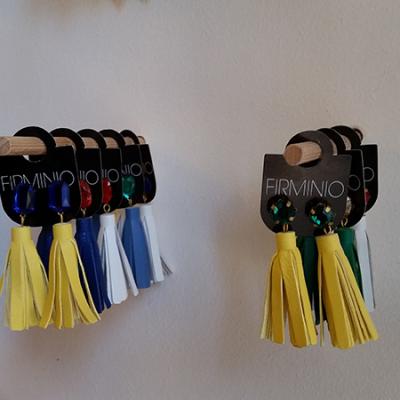 Porta Orecchini In Cartone Particolare
