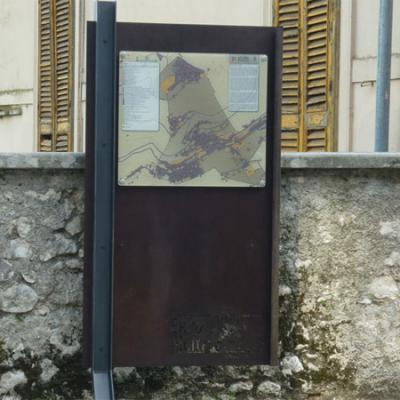 Totem Informativi In Cor Ten E Plexiglass Alvito