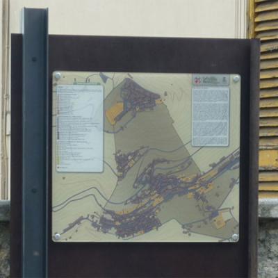 Totem Informativi In Cor Ten E Plexiglass