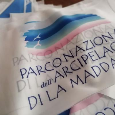 Basta Con La Plastica In Mare Bandiera Parco Nazionale Arcipelago Di La Maddalena